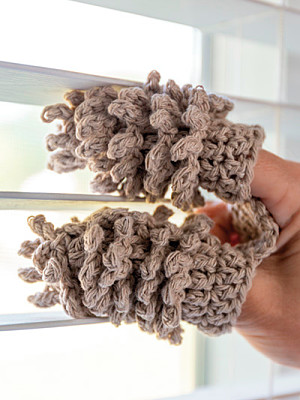 Crocheting With Fur Yarns – Crochet World Magazine